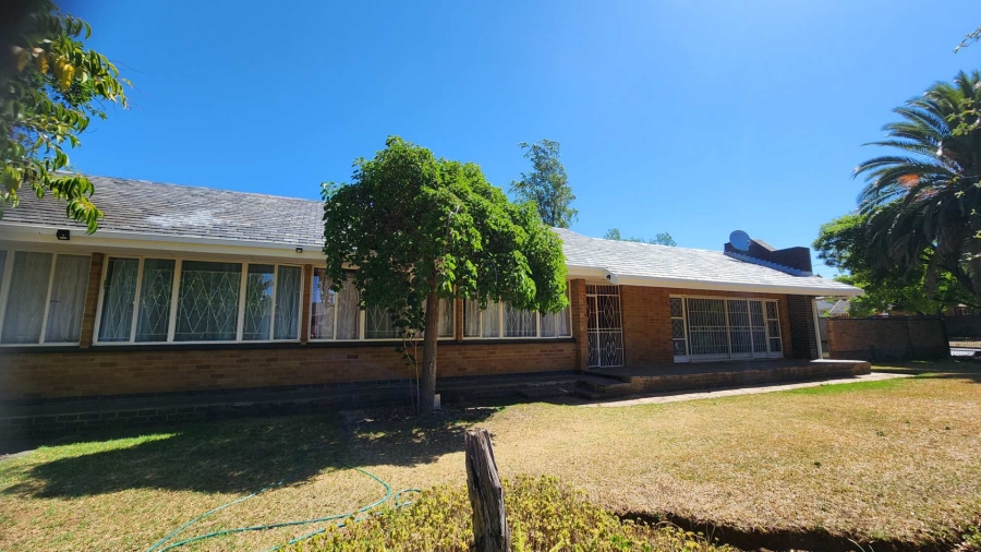 5 Bedroom Property for Sale in Dan Pienaar Free State